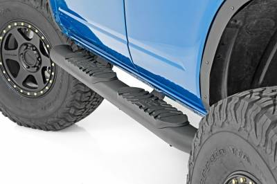 Rough Country Suspension Systems - Rough Country 4.5" Oval Tube Nerf Steps-Black, 21-24 Bronco 4dr; 21011