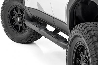 Rough Country Suspension Systems - Rough Country 4.5" Oval Tube Nerf Steps Black for 24-25 Land Cruiser 21018