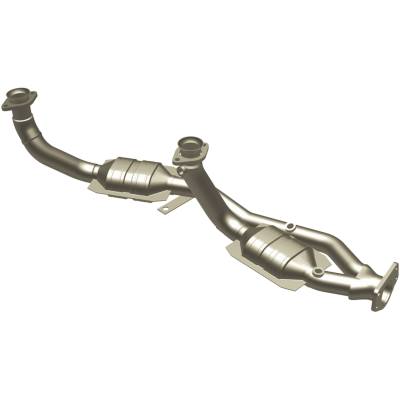 MagnaFlow Exhaust Products - MagnaFlow 23542 Direct Fit Catalytic Converter 49 State Ford