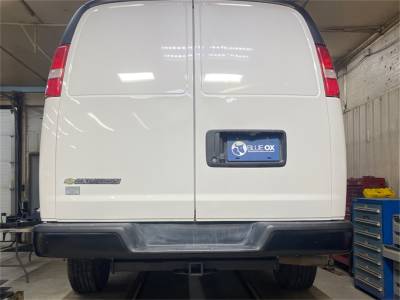 Blue Ox - Blue Ox BXH2000 Trailer Hitch Receiver for Chevrolet Express 3500