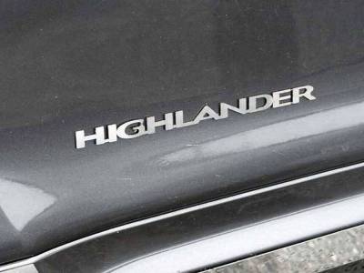 Quality Automotive Accessories - Quality Automotive SGR28111 Stainless Graphic/Emblem for Toyota Highlander