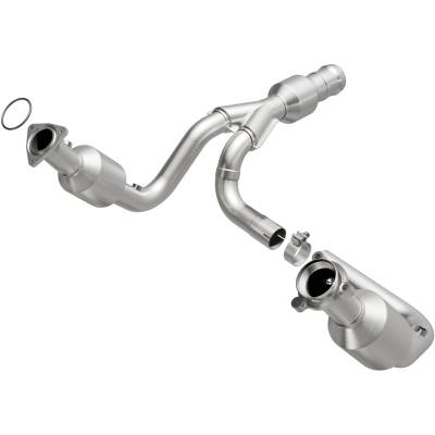 MagnaFlow Exhaust Products - MagnaFlow 52617 Direct-Fit Catalytic Converter 9"L x 5.5"W Oval