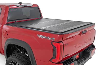 Rough Country Suspension Systems - Rough Country Lo-Pro Hard Folding Tonneau Cover for 22-25 Tundra 5.5' 47514551B