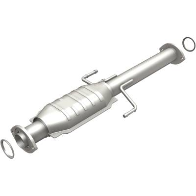 MagnaFlow Exhaust Products - MagnaFlow 23770 HM Grade Direct-Fit Catalytic Converter for 00-04 Toyota Tacoma