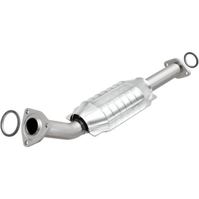 MagnaFlow Exhaust Products - MagnaFlow 24406 HM Grade D-Fit Catalytic Converter for 03-05 Toyota Tundra