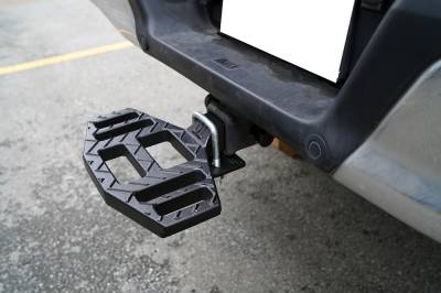 APS - APS HS03CAA2B Class III 2" Shank Octagon Style Receiver Hitch Step Black