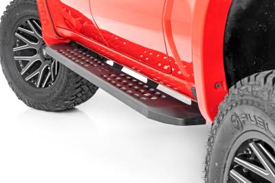 Rough Country Suspension Systems - Rough Country RPT2 Side Step Bars Black 19-24 Silverado/Sierra Crew 44002