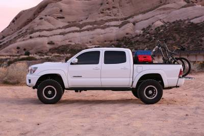 Fabtech - Fabtech K7034 Basic Lift System w/Shocks for 15 Toyota Tacoma