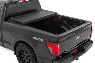 Rough Country Suspension Systems - Rough Country 47229650B Lo-Pro Hard Folding Tonneau Cover for 21-26 F150 6.5'