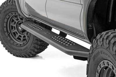 Rough Country Suspension Systems - Rough Country OV2 Running Boards Black for 16-23 Tacoma Crew 14012