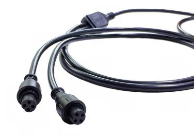 Quake LED - Quake LED QW838 1 To 2 RGB Y-Splitter