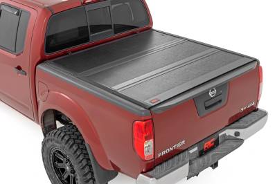Rough Country Suspension Systems - Rough Country Lo-Pro Hard Folding Tonneau Cover for 05-21 Frontier 5' 47520501B