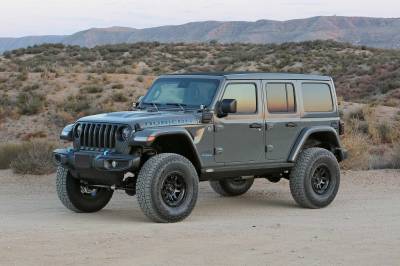Fabtech - Fabtech FTS24302 3" Sport System w/Dirt Logic 2.25 Resi Shock w/C/O for 21-25 JL