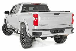 Rough Country Suspension Systems - Rough Country 4.5" Oval Tube Nerf Steps-Black 19-24 Silverado/Sierra Crew; 21002 - Image 6