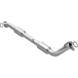 MagnaFlow Exhaust Products - MagnaFlow 5582632 California Direct-Fit Catalytic Converter - Image 1