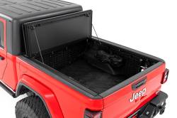 Rough Country Suspension Systems - Rough Country Hard Tri-Fold Tonneau Cover for 20-24 Gladiator 5' 49620500 - Image 2