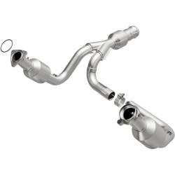 MagnaFlow Exhaust Products - MagnaFlow 52617 Direct-Fit Catalytic Converter 9"L x 5.5"W Oval - Image 1