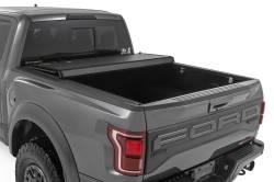 Rough Country Suspension Systems - Rough Country 49221550 Hard Tri-Fold Tonneau Cover 21-24 Ford F150 5.5' - Image 4