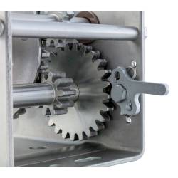 CURT - Hand-Crank 2-Speed Winch 2000 lbs 10.251 Low Gear Ratio 10.6" Handle - Image 3