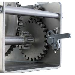 CURT - Hand-Crank 2-Speed Winch 2600 lbs 12.71 Low Gear Ratio 10.6" Handle - Image 3