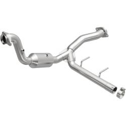 MagnaFlow Exhaust Products - MagnaFlow 21-471 Direct-Fit Catalytic Converter for 15-20 Ford F150 - Image 1