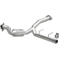 MagnaFlow Exhaust Products - MagnaFlow 21-475 Direct-Fit Catalytic Converter for 15-20 Ford F150 - Image 1
