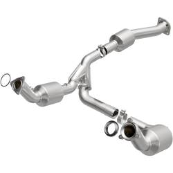 MagnaFlow Exhaust Products - MagnaFlow 280745 OEM Grade Direct-Fit Catalytic Converter - Image 1