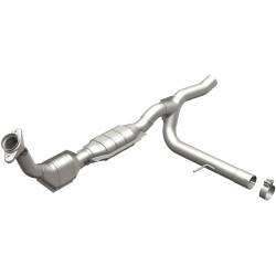 MagnaFlow Exhaust Products - MagnaFlow 24090 HM Grade Direct-Fit Catalytic Converter for Ford/Lincoln - Image 1