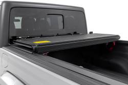 Rough Country Suspension Systems - Rough Country 47620500B Hard Folding Tonneau Cover for 20-26 Gladiator JT 5' - Image 5