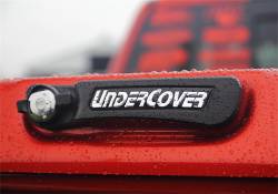 RealTruck Undercover - Undercover UC4138L-1D6 Elite LX Tonneau Cover for 16-23 Tacoma 5' 1D6 Silver Sky - Image 5