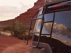 Front Runner - Front Runner Outfitters LALD004 Vehicle Mount Roof Rack Ladder for 05-16 LR3/LR4 - Image 3