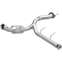 MagnaFlow Exhaust Products - MagnaFlow 280275 OEM Grade Direct-Fit Catalytic Converter - Image 1