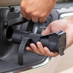 CURT - CURT 51180 Echo Mobile Trailer Brake Controller 7-Way Bluetooth Connection - Image 2