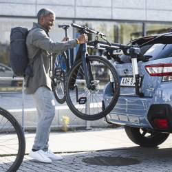 Thule - Thule 994005 OutWay Hanging Trunk Bike Rack - Image 5