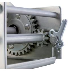 CURT - Hand-Crank 2-Speed Winch 3800 lbs 15.81 Low Gear Ratio 9.6" Handle - Image 3