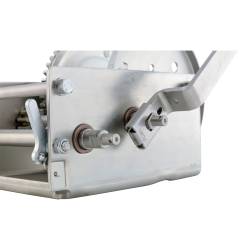 CURT - Hand-Crank 2-Speed Winch 3800 lbs 15.81 Low Gear Ratio 9.6" Handle - Image 4