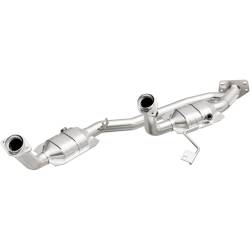 MagnaFlow Exhaust Products - MagnaFlow 23083 HM Grade Direct-Fit Catalytic Converter for Ford & Mercury - Image 1